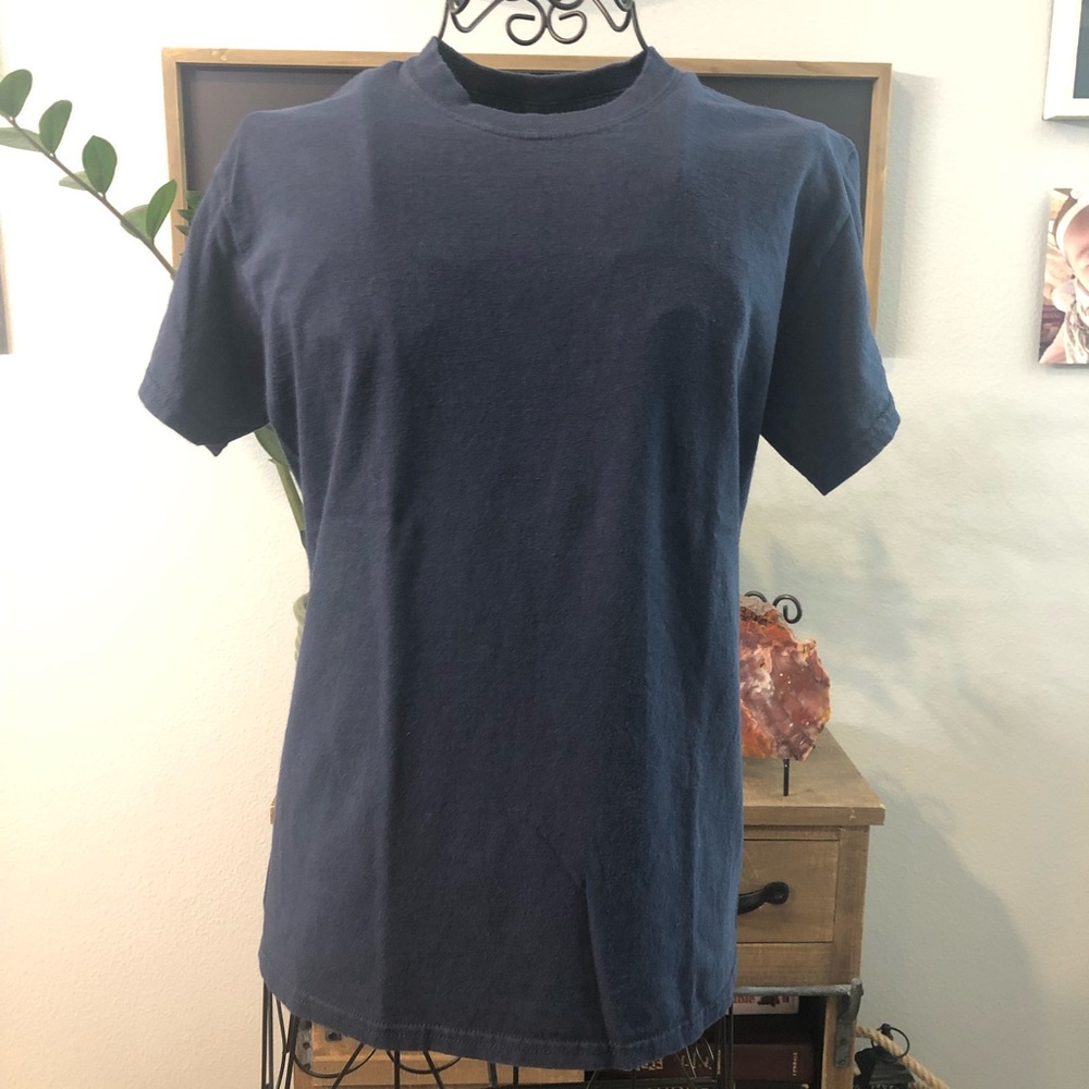 💛2/$12💛 Gildan Unisex shirt (Small)